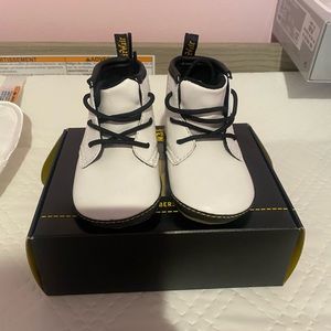 Dr martens infants boots